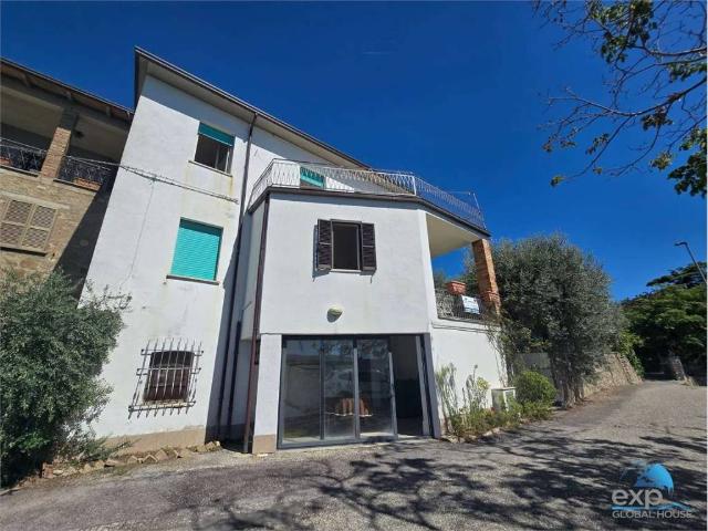Villa Indipendente in vendita a Pozzo, Gualdo Cattaneo