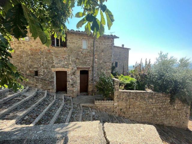 Villa Indipendente in vendita a Gualdo Cattaneo, Umbria