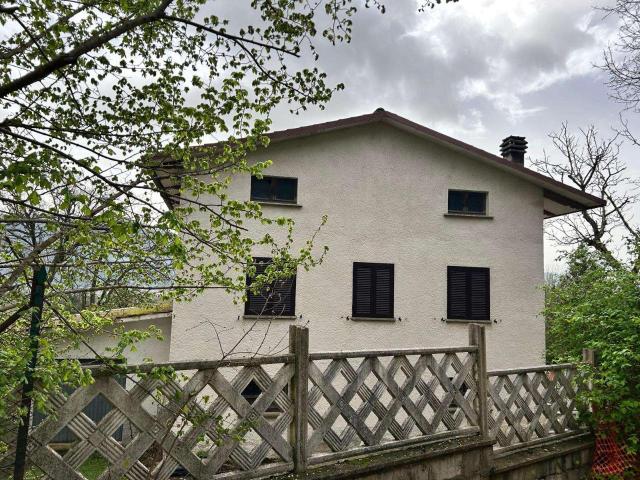 Villa Indipendente in vendita a Cerqueto, Gualdo Tadino