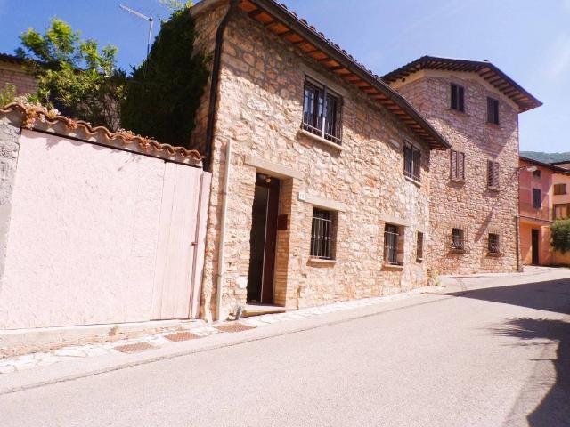 Villa Indipendente in vendita a Gualdo Tadino, Umbria