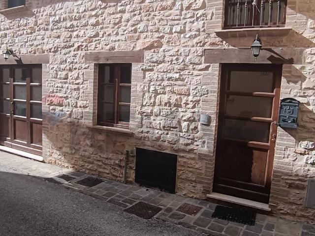 Villa Indipendente in vendita a Nocera Umbra, Umbria
