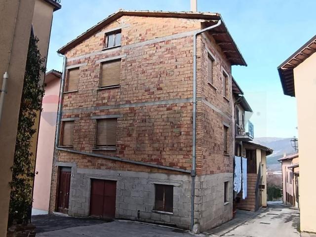 Villa Indipendente in vendita a Gualdo Tadino, Umbria