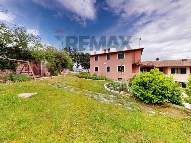 Villa Indipendente in vendita a Gualdo Tadino, Umbria