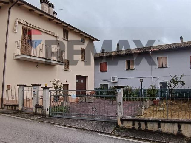 Villa Indipendente in vendita a Gualdo Tadino, Umbria