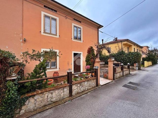 Villa Indipendente in vendita a Gualdo Tadino, Umbria