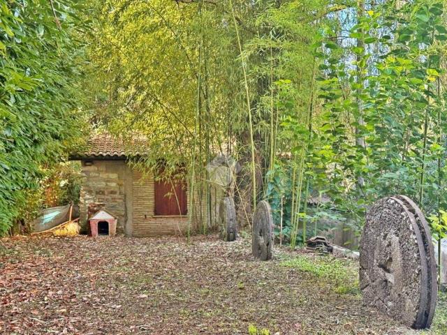 Villa Indipendente in vendita a Gualdo Tadino, Umbria