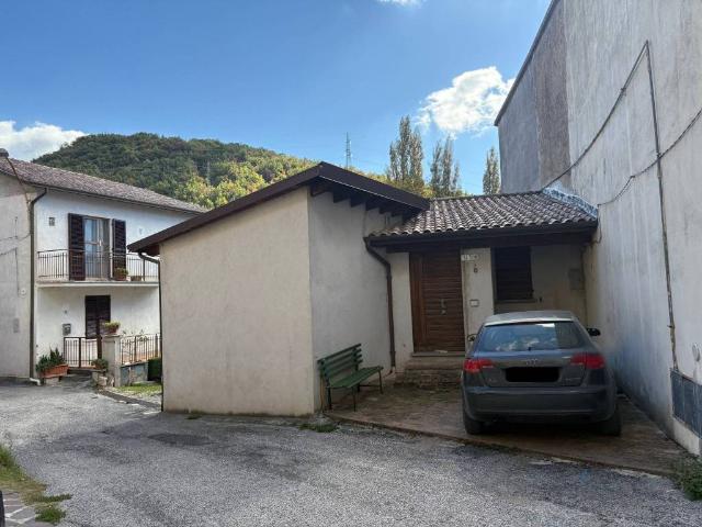 Villa Indipendente in vendita a Gualdo Tadino, Umbria
