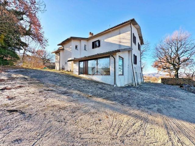 Villa Indipendente in vendita a Gualdo Tadino, Umbria