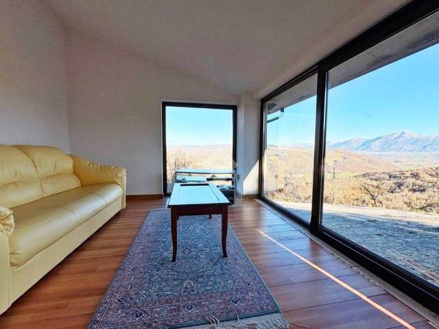 Villa Indipendente in vendita a Gualdo Tadino, Umbria