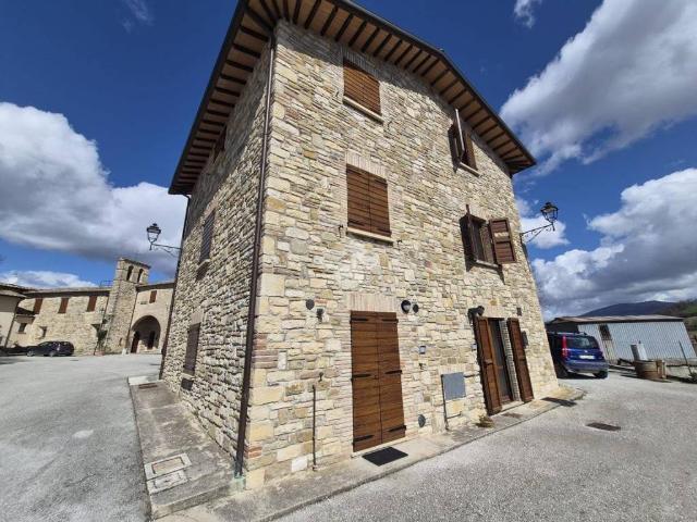 Villa Indipendente in vendita a Gualdo Tadino, Umbria