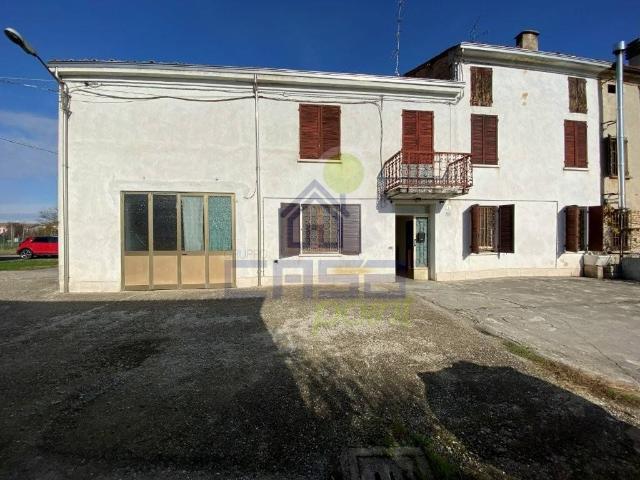 Villa Indipendente in vendita a Bassa Reggiana, Re