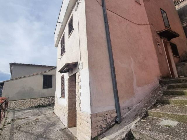 Villa Indipendente in vendita a Guarcino, Lazio