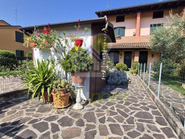 Villa Indipendente in vendita a Bassa Reggiana, Re