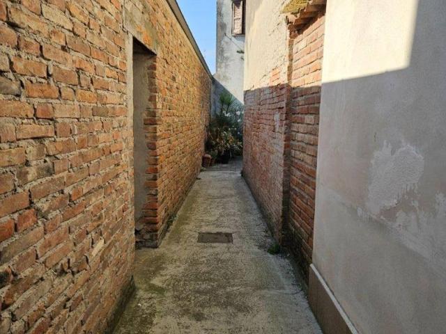 Villa Indipendente in vendita a Bassa Reggiana, Re