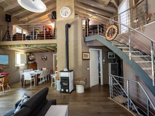 Villa Indipendente in vendita a Bassa Reggiana, Re