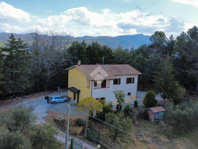 Villa Indipendente in vendita a Gubbio, Umbria