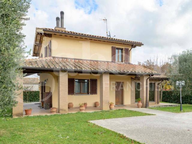 Villa Indipendente in vendita a Gubbio, Umbria