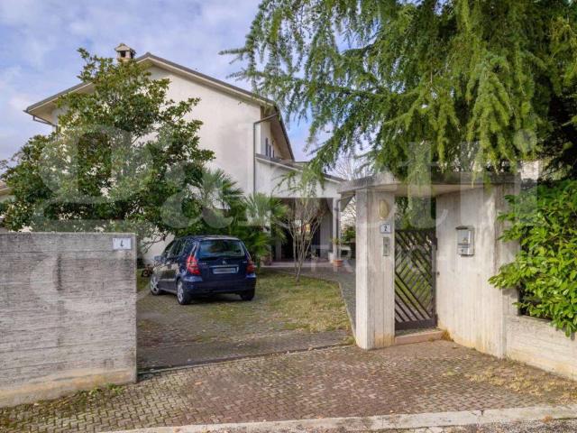 Villa Indipendente in vendita a Gubbio, Umbria