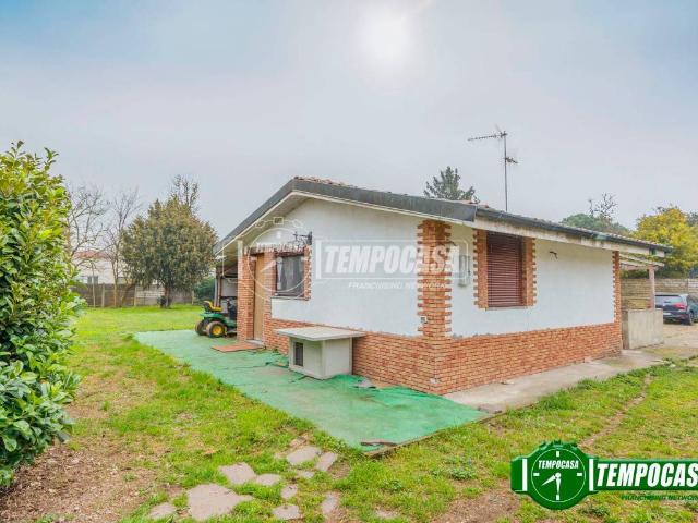 Villa Indipendente in vendita a Unione dei Comuni I Fontanili, Gudo Visconti