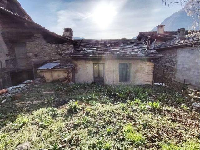 Villa Indipendente in vendita a Hone, Aosta