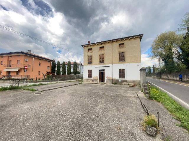 Villa Indipendente in vendita a Illasi, Veneto