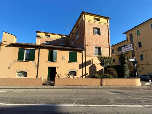 Villa Indipendente in vendita a Nuovo Circondario Imolese, Imola