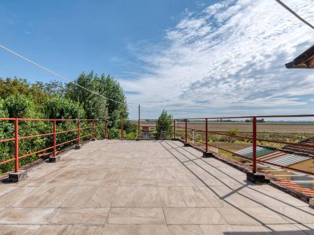 Villa Indipendente in vendita a Spazzate-Sassatelli, Imola