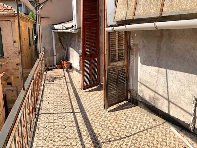 Villa Indipendente in vendita a Imperia, Liguria