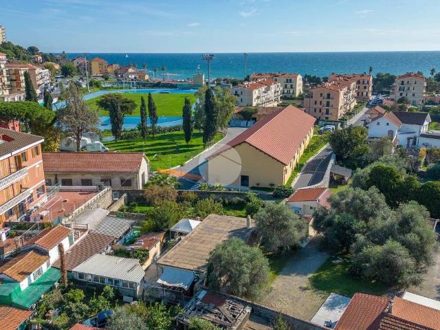 Villa Indipendente in vendita a Imperia, Liguria