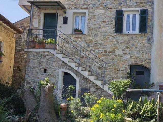 Villa Indipendente in vendita a Imperia, Liguria