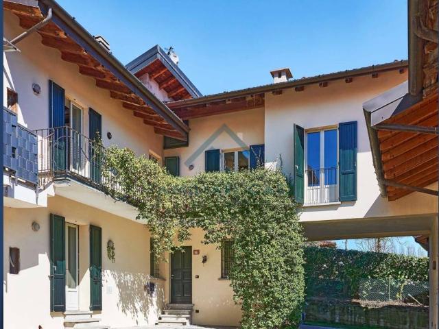 Villa Indipendente in vendita a Inarzo, Lombardia