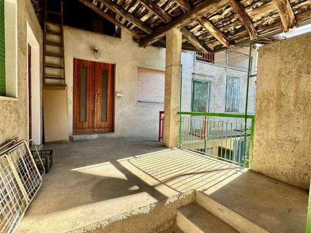 Villa Indipendente in vendita a Introbio, Lombardia