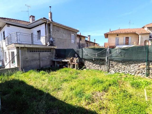 Villa Indipendente in vendita a Invorio Superiore, Piemonte