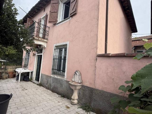 Villa Indipendente in vendita a Isola del Cantone, Genova