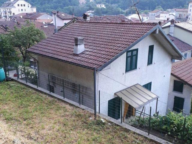 Villa Indipendente in vendita a Isola Del Cantone, Liguria