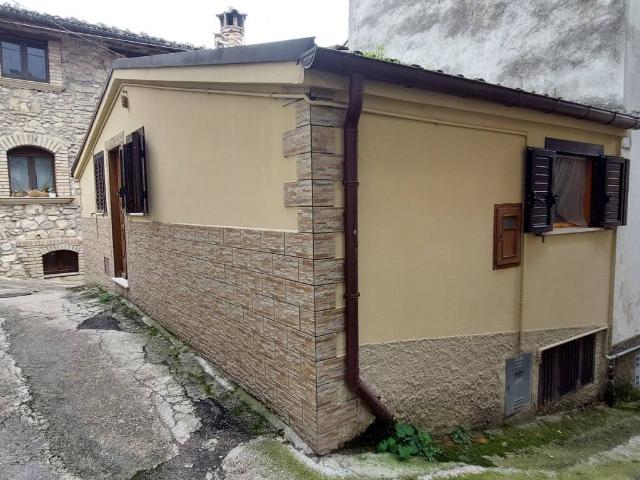 Villa Indipendente in vendita a Isola Del Gran Sasso, Abruzzo