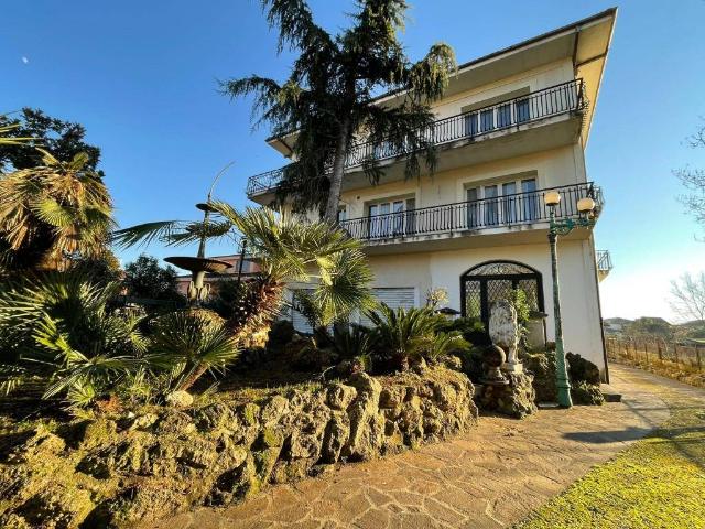 Villa Indipendente in vendita a Isola Del Liri E Superiore, Lazio