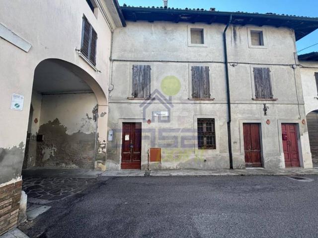 Villa Indipendente in vendita a Isola Dovarese, Lombardia