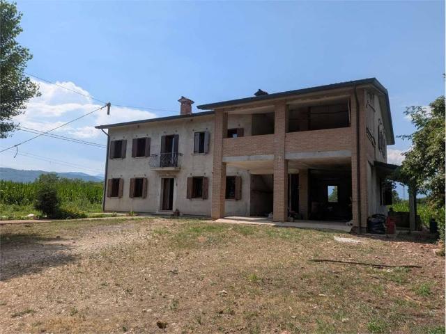 Villa Indipendente in vendita a Isola Vicentina, Veneto