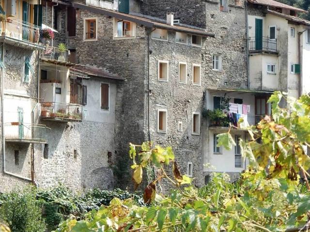 Villa Indipendente in vendita a Isolabona, Liguria