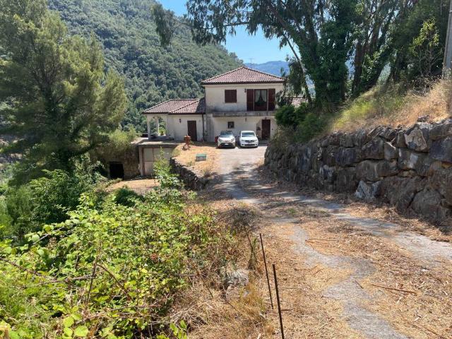 Villa Indipendente in vendita a Isolabona, Liguria