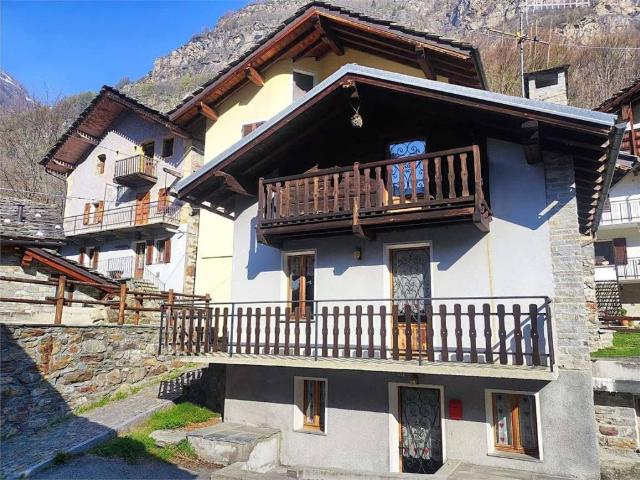 Villa Indipendente in vendita a Issime, Aosta