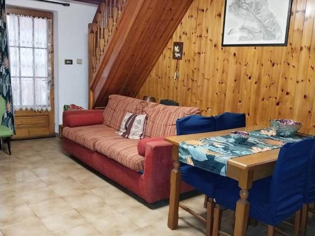 Villa Indipendente in vendita a Issogne, Aosta