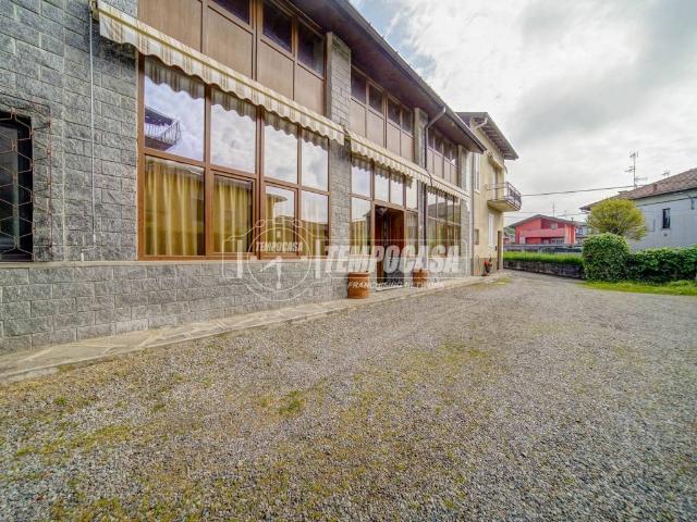 Villa Indipendente in vendita a Jerago Con Orago, Lombardia