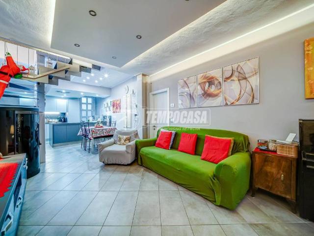 Appartamento in vendita a Jerago Con Orago, Lombardia