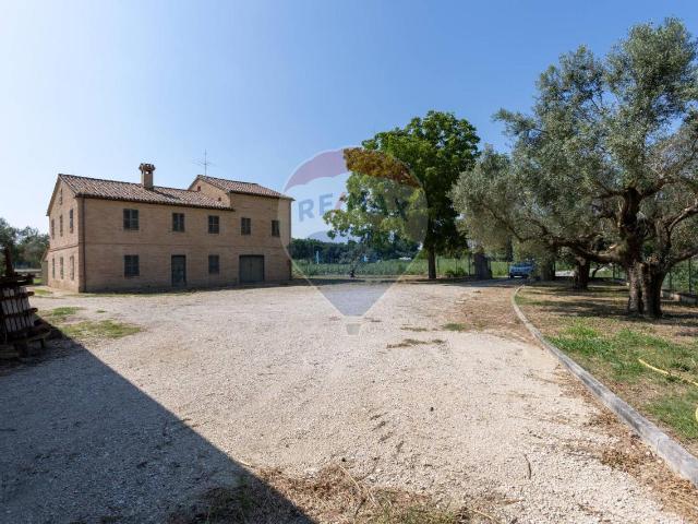 Villa Indipendente in vendita a Borgo Minonna, Marche