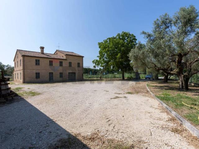 Villa Indipendente in vendita a Borgo Minonna, Marche