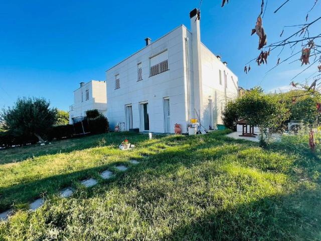 Villa Indipendente in vendita a Marche, Ancona