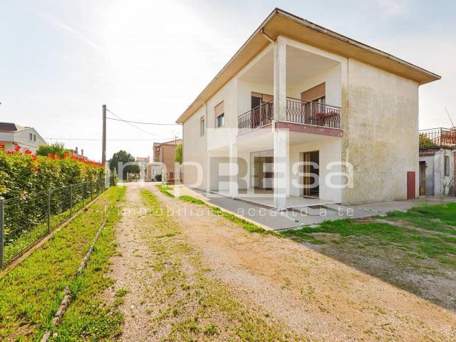 Villa Indipendente in vendita a Villaggio Ciano, Jesolo