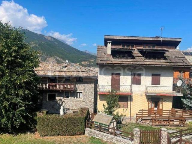 Villa Indipendente in vendita a Jouvenceaux, Piemonte